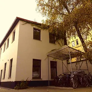 studio-u-parkplatz-zentrale-ruhelage-neben-grnoase.vienna-besthotels.com/